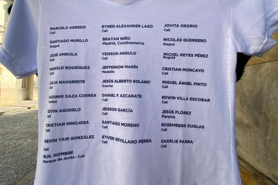 ¿Qué dice la camiseta que la Coalición de la Esperanza llevó a la reunión con Duque?