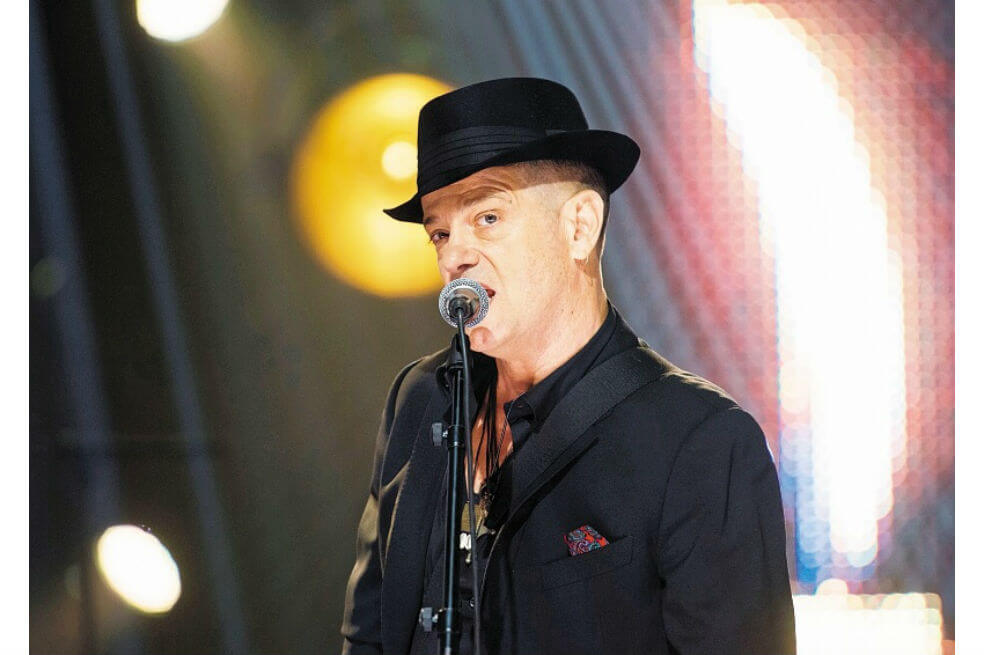 “En un mundo que parece irse al carajo, el arma humana es la canción”: Santiago Auserón