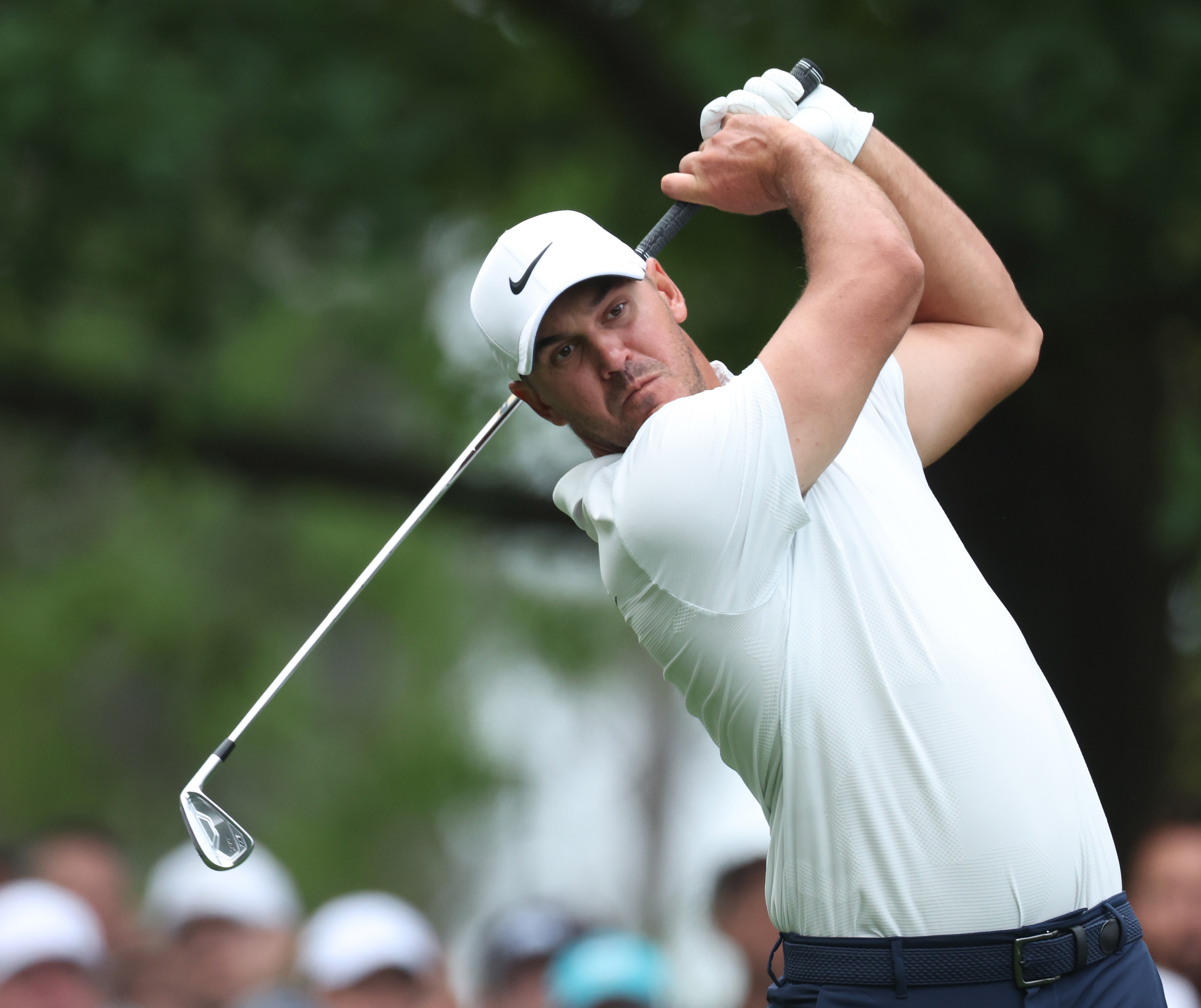 Augusta (United States), 07/04/2023.- Brooks Koepka of The United States at the fourth tee in the second round of the Masters Tournament at the Augusta National Golf Club in Augusta, Georgia, USA, 07 April 2023. The Augusta National Golf Club will hold the Masters Tournament from 06 April through 09 April 2023. (Estados Unidos) EFE/EPA/JUSTIN LANE