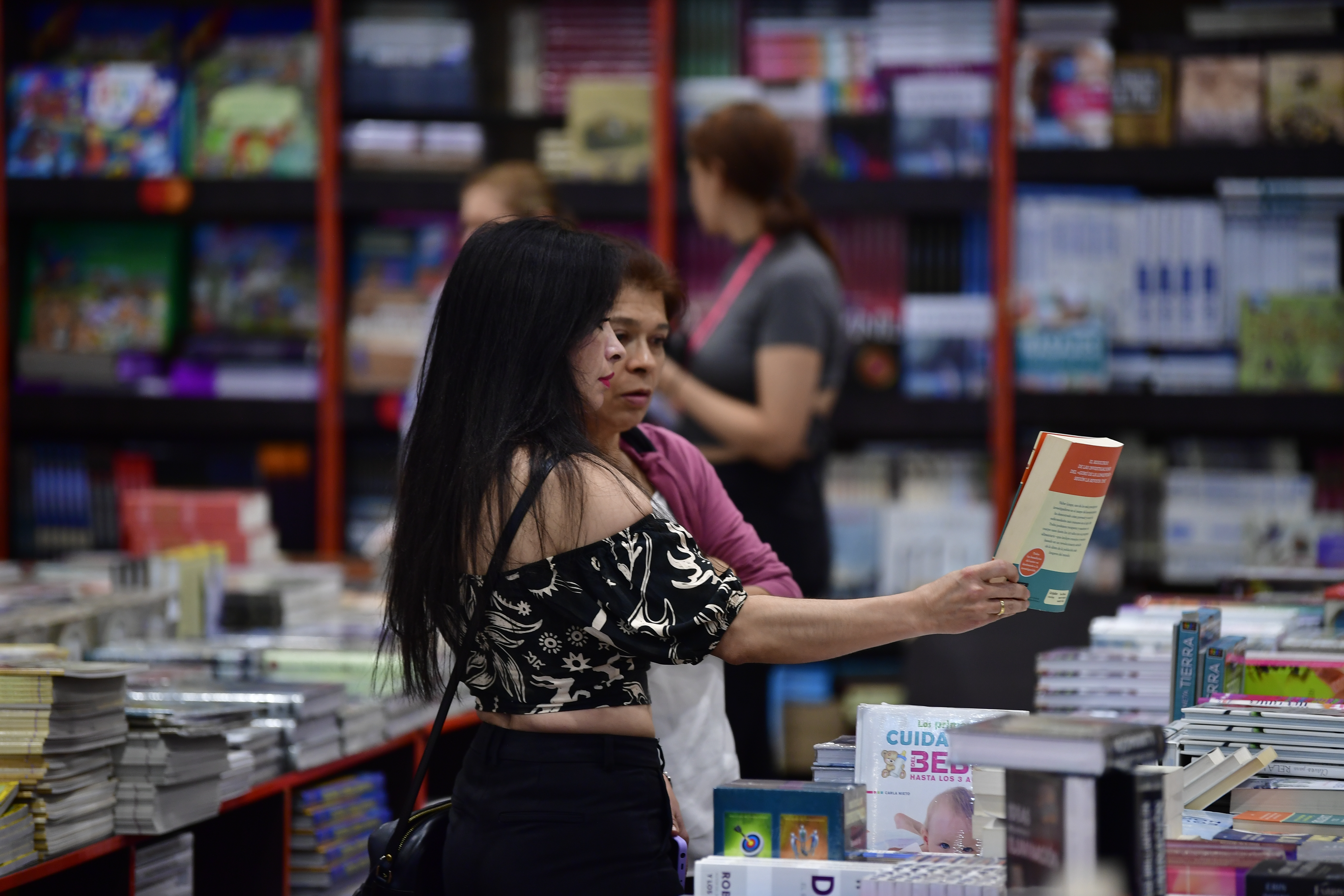 Programación Feria del Libro 29 de abril: horarios, eventos e invitados