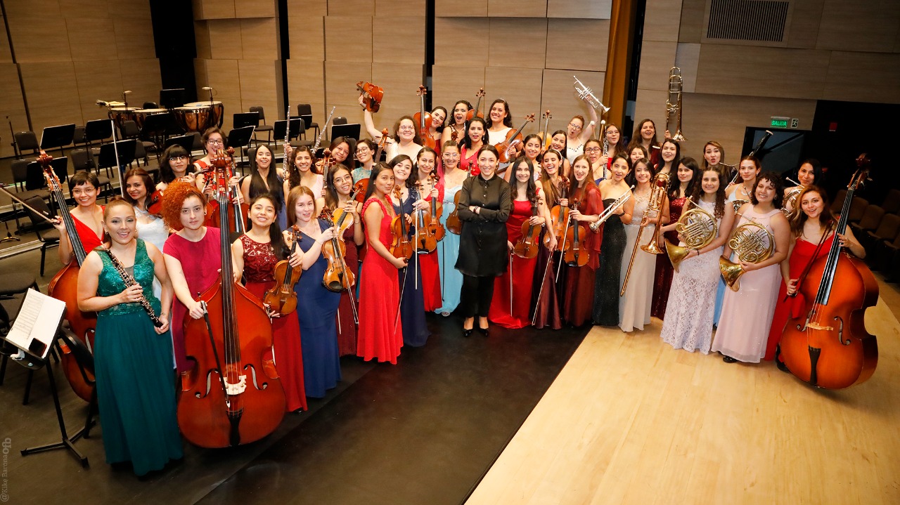 Martha Lucía Barrero, una de las maestras fundadoras de la carrera de música de la Universidad Central, celebra que la convocatoria no tuviera límite de edad y menciona que una respuesta tan nutrida es señal inequívoca del deseo de las intérpretes del país por encontrar espacios para tocar.