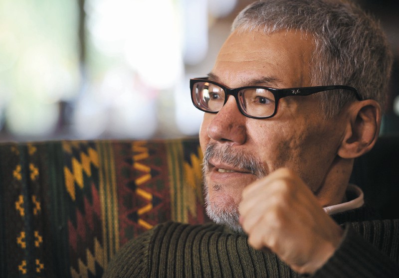 Roberto Burgos Cantor murió el 16 de octubre de 2018, a los 70 años de edad, y dejó una valiosa obra para la literatura colombiana entre novelas y cuentos. Este viernes el Grupo Editorial Planeta le rendirá un homenaje en su página de Facebook a las 6 de la tarde. / Archivo El Espectador