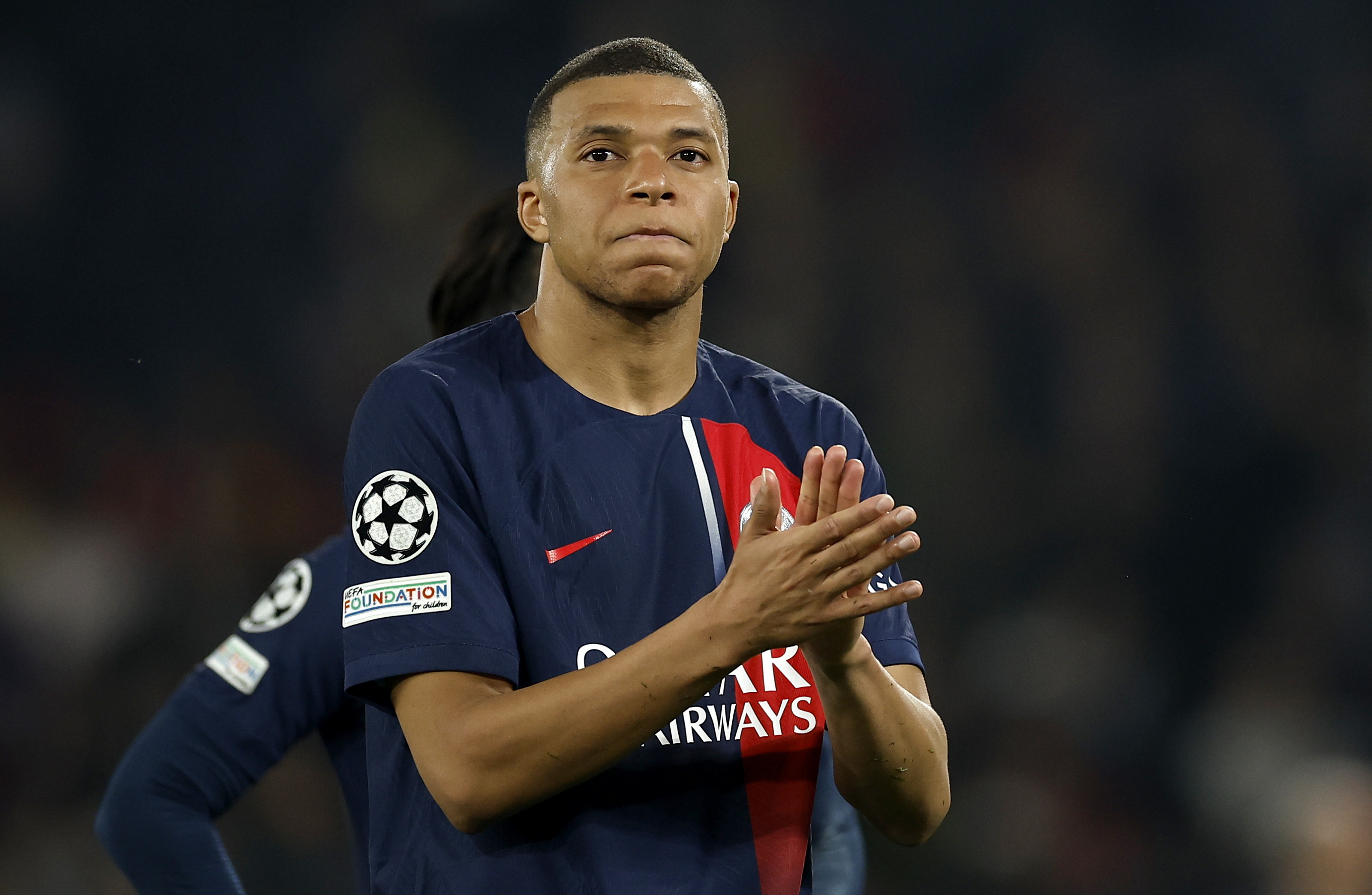 Paris (France), 07/05/2024.- Kylian Mbappe of PSG applauds fans after the UEFA Champions League semi-finals, 2nd leg soccer match of Paris Saint-Germain against Borussia Dortmund, in Paris, France, 07 May 2024. PSG lost the match 0-1 and the tie 0-2 on aggregate with Borussia Dortmund advancing to the final. (Liga de Campeones, Francia, Rusia) EFE/EPA/YOAN VALAT