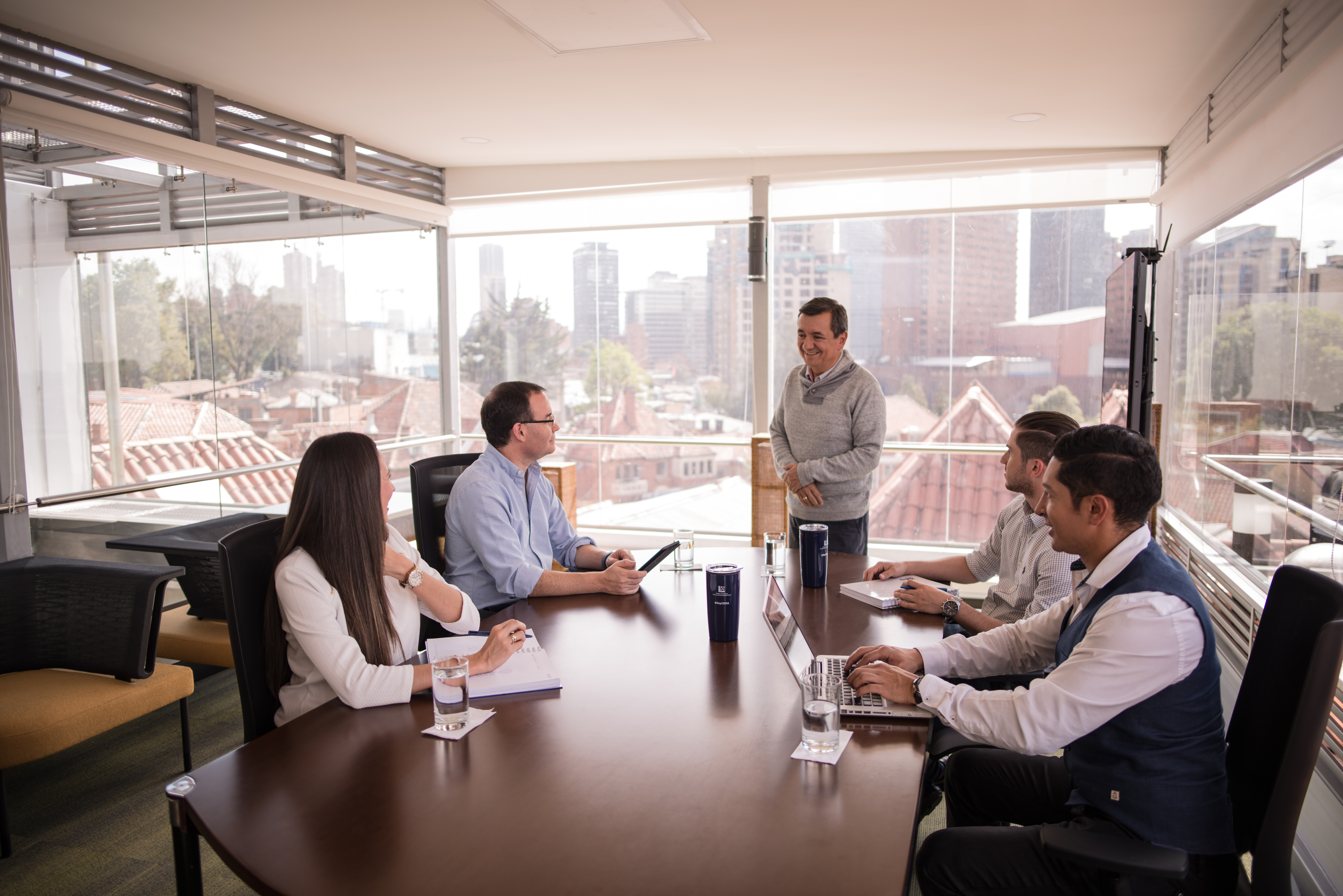 La escena empresarial actual demanda profesionales con habilidades multidimensionales.