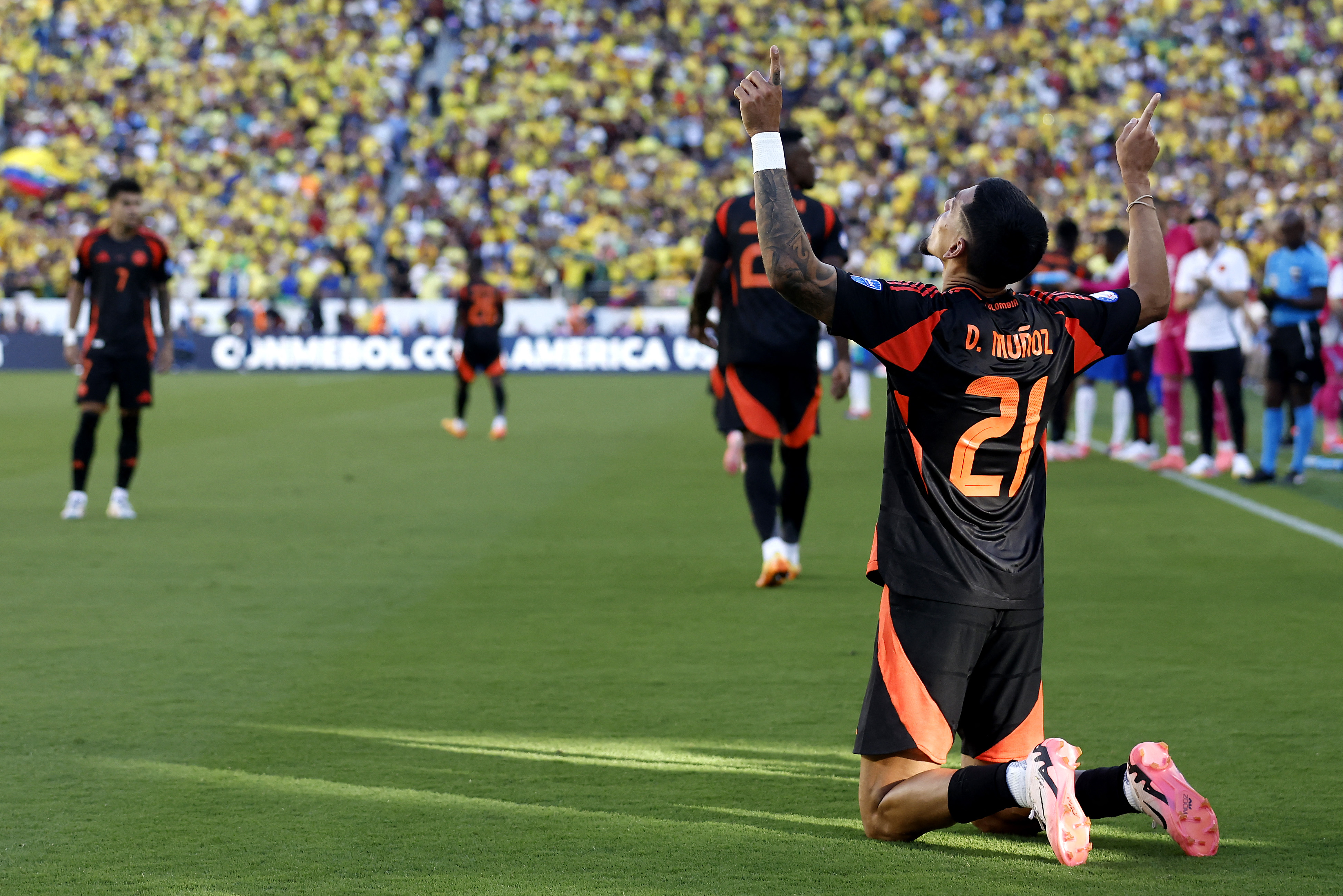 Reviva el gol de Daniel Muñoz con el que Colombia conservó el liderato: video
