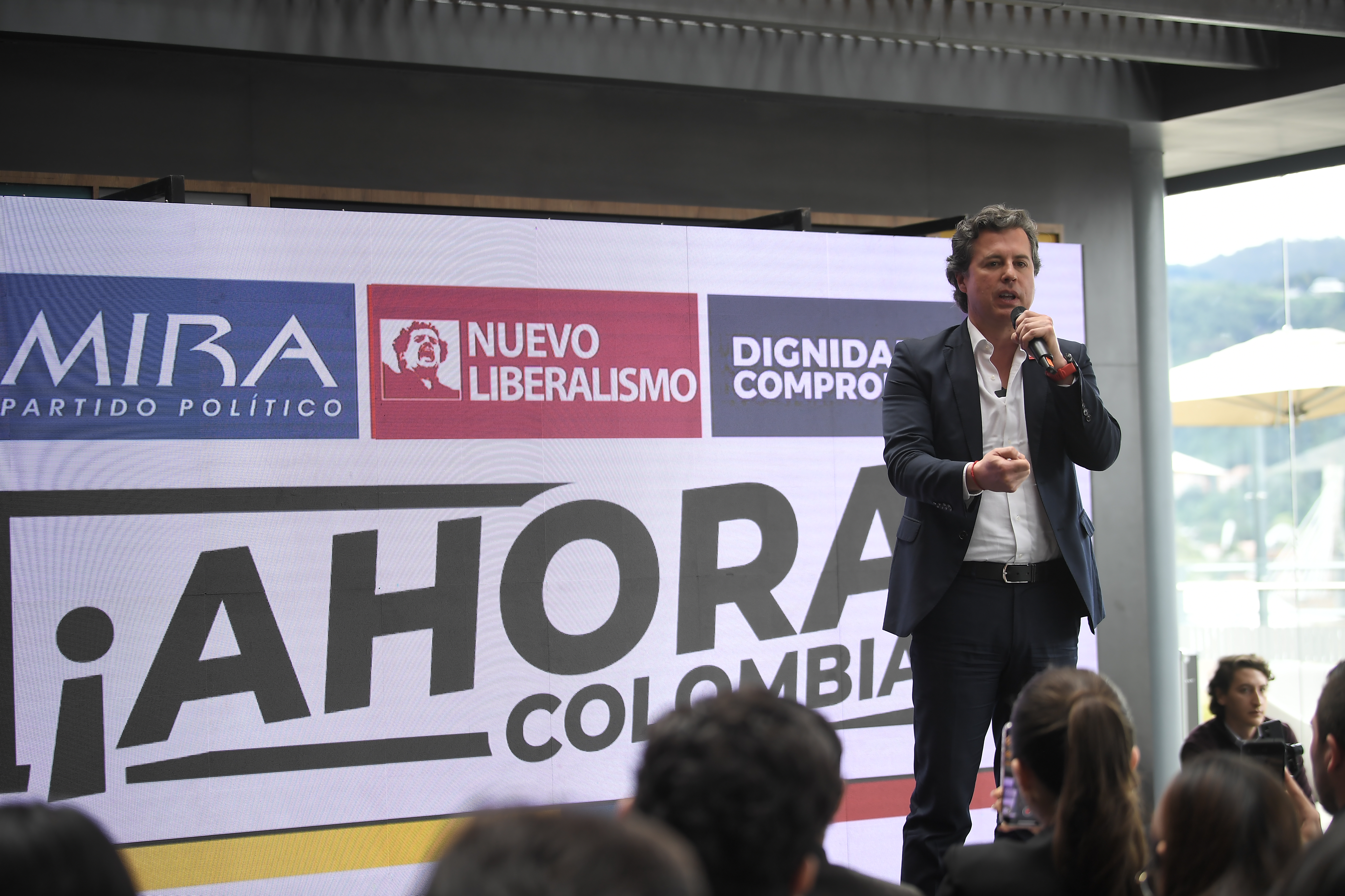 Galán ofrece a Gaona curul por el Nuevo Liberalismo; así va puja en los partidos al Senado