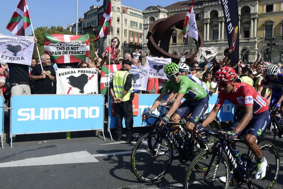 Nairo Quintana durante la salida de la etapa 13 de la Vuelta. Foto: AFP