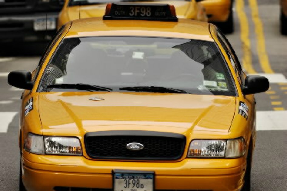 Vehículos negros de Uber superan a los míticos taxis amarillos en Nueva York