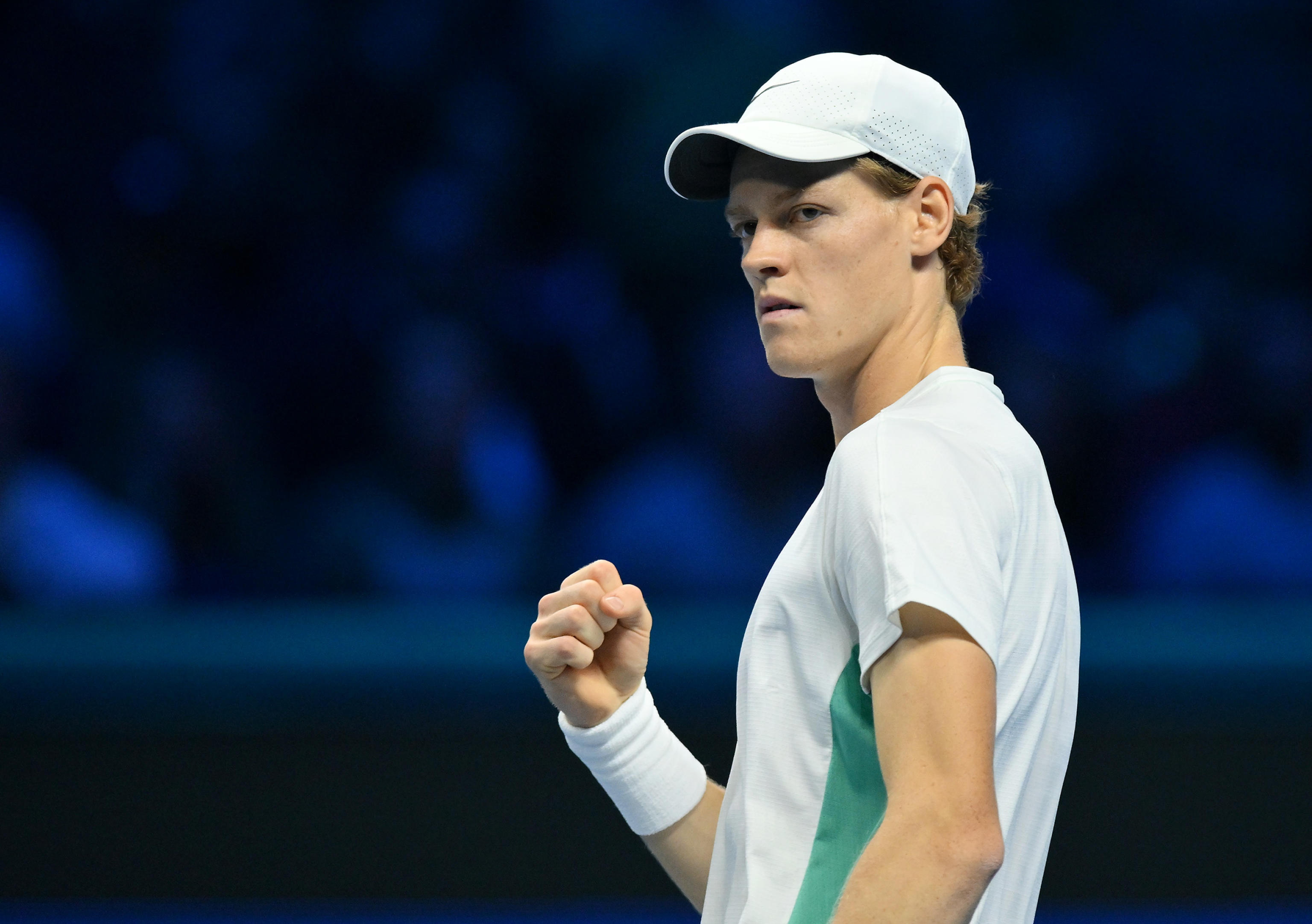 ATP Finals: Sinner venció a Djokovic y le complica el camino en Turín