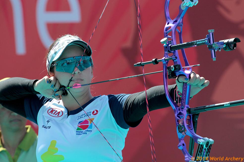 Sara López, donde pone el ojo, pone la flecha