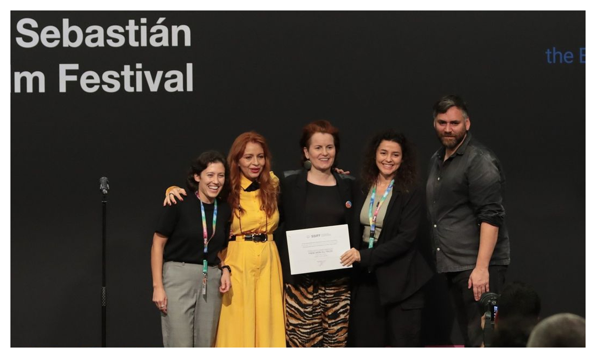 Daniela Abad recibió premio en el Festival de San Sebastián: “No lo esperábamos”
