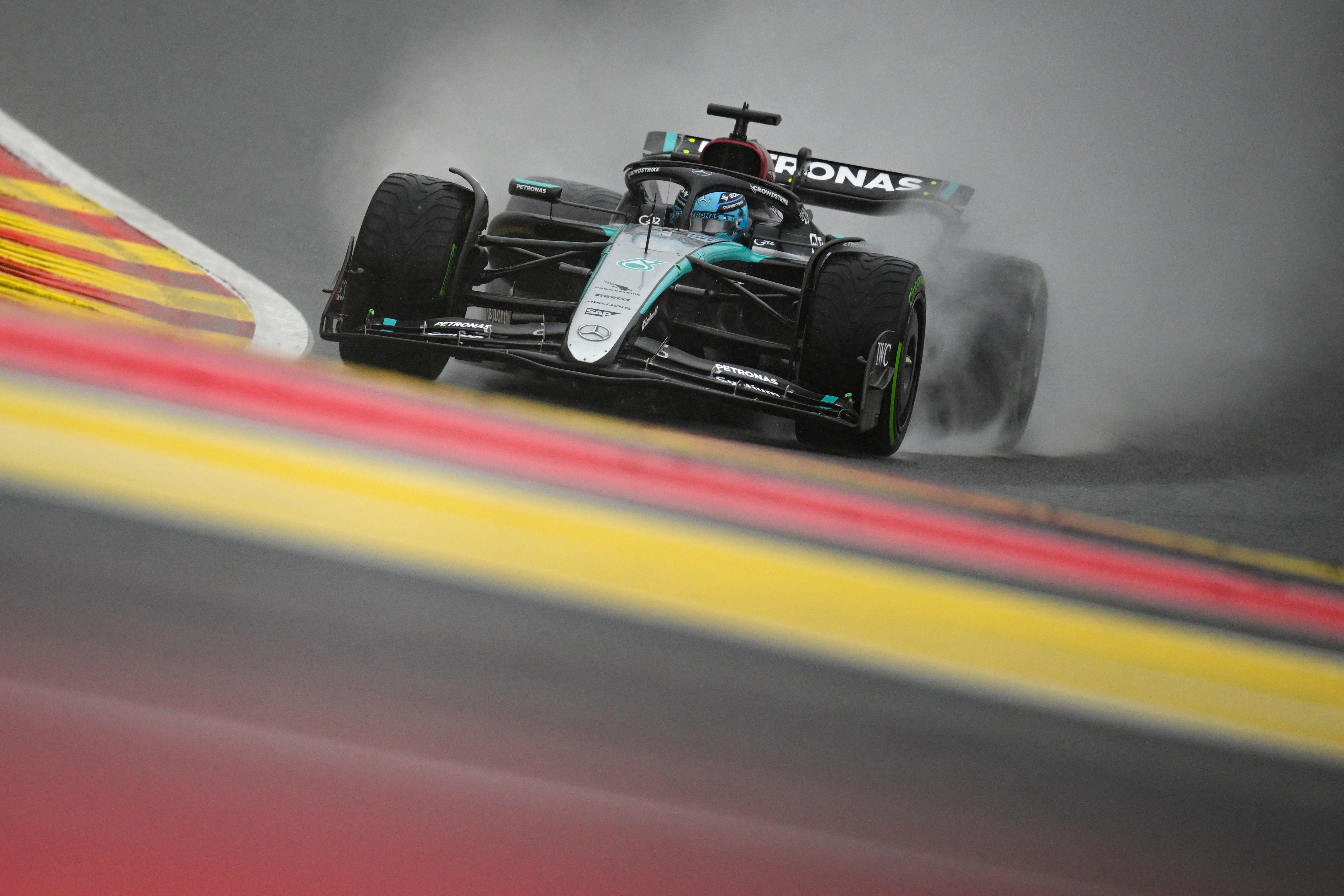 Russell, descalificado del GP de Bélgica; Hamilton fue el ganador