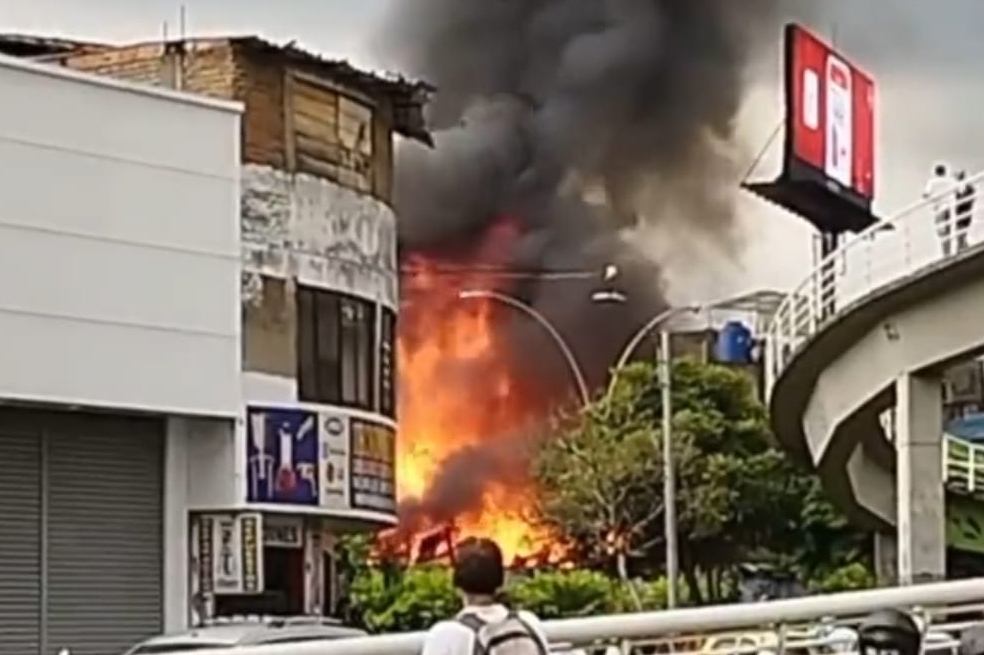 Al menos 20 migrantes venezolanos resultaron afectados por incendio en Cali