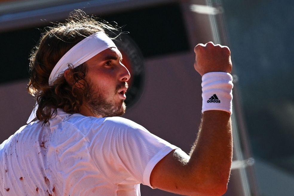 Tsitsipás pasó a la final de Roland Garros tras un partidazo contra Zverev