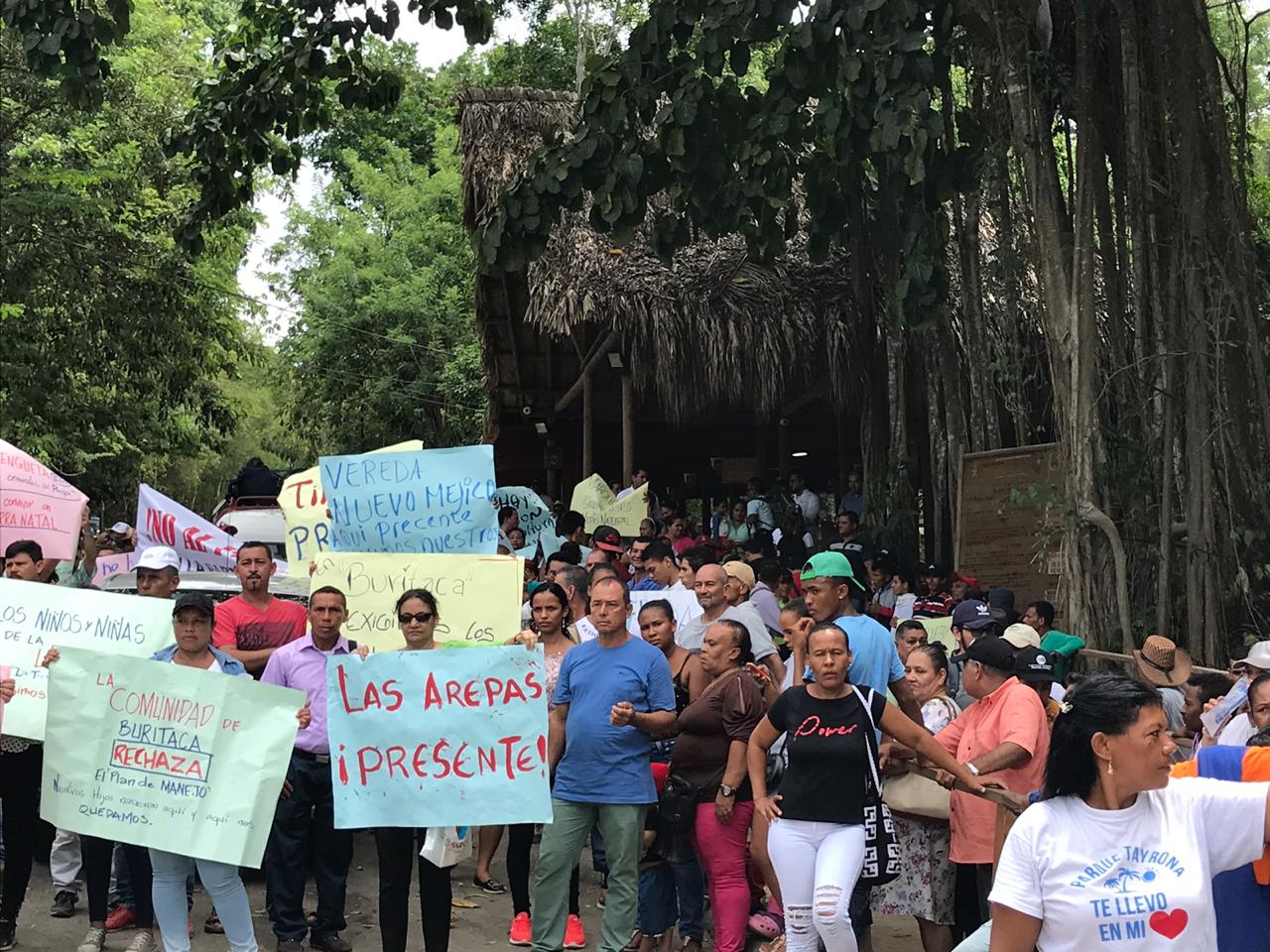 A finales de mayo, el ministro de Ambiente, Ricardo Lozano, dio un plazo de 90 días -que estaría pronto a acabarse- para que el Plan de Manejo incluyera de una forma u otra a los colonos, campesinos, pescadores y empresarios de la zona. Sin embargo, ya han pasado varios encuentros entre comunidad e instituciones, y no se han podido poner de acuerdo con los criterios de ecoturismo del parque Tayrona, una de las zonas turísticas más visitadas de la costa Caribe.