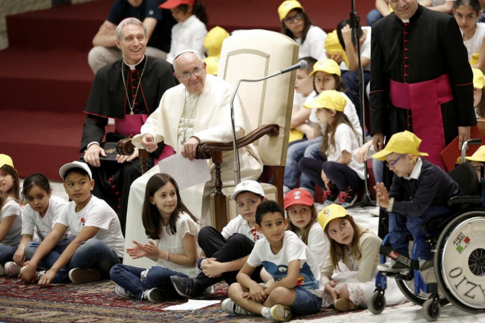En el Vaticano niños «entrevistaron» al Papa sobre la paz