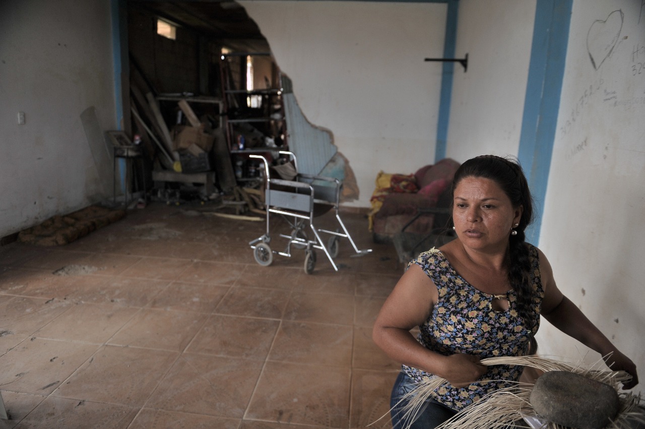 Mujeres de Mocoa tejen para sobrellevar los estragos que dejó la avalancha