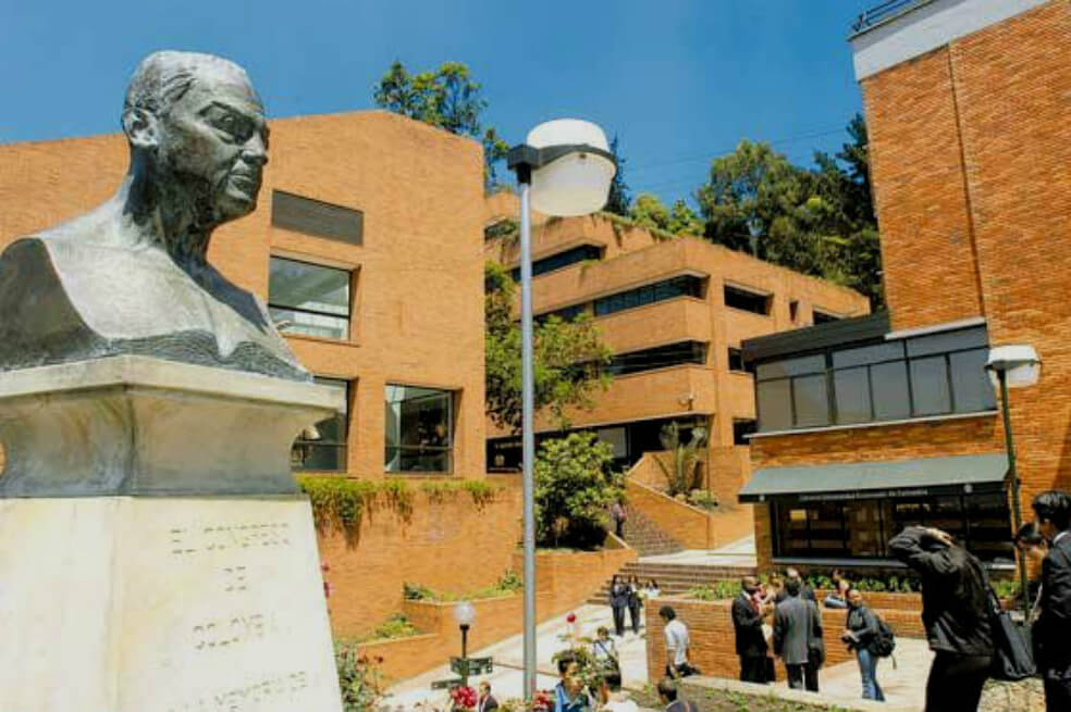 La Universidad Externado volverá a presencialidad total en 2022