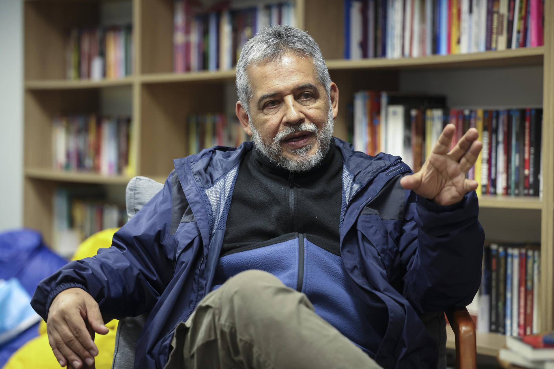 Mario Mendoza: “El odio es una pasión viral transpolítica que se extiende rápidamente”