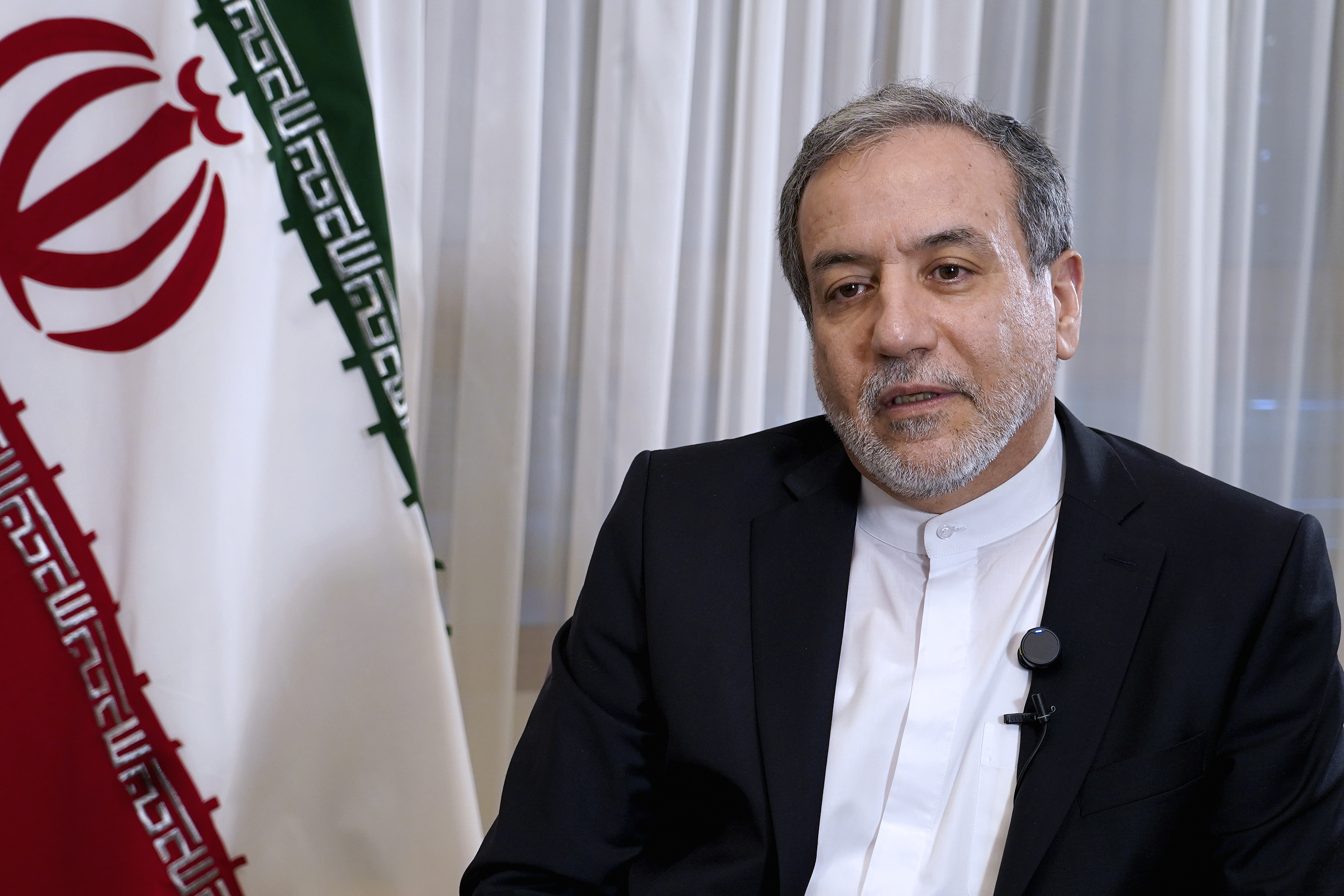 Irán vuelve a negociar con EE. UU., pero revela “desacuerdos fundamentales”
