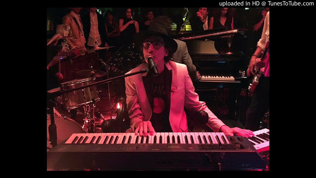 El músico argentino Charly García, quien lanzó su nuevo disco, titulado 'Random'.