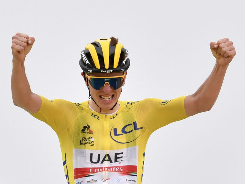 Tadej Pogacar renovó hasta 2027 con el UAE Team Emirates