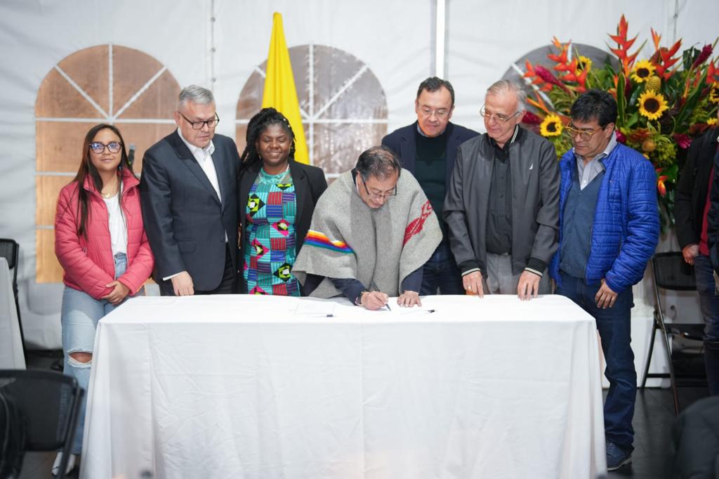 Procuraduría pide a la Corte Constitucional que tumbe ley de paz total