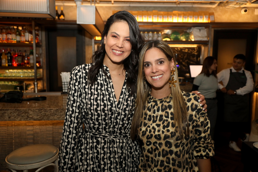 Ángela Tobón y Luz María Ferrer