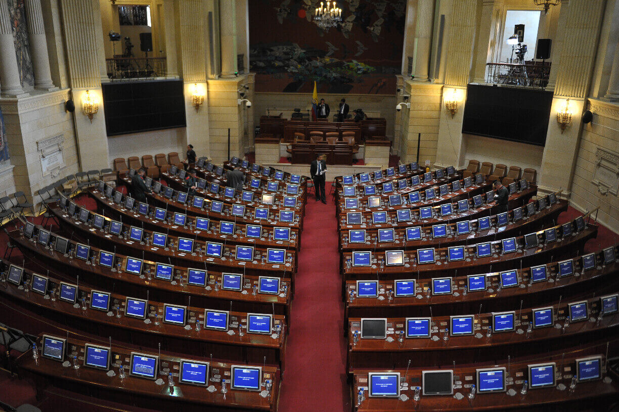 Congreso colombiano de los pocos que no sesiona por el coronavirus