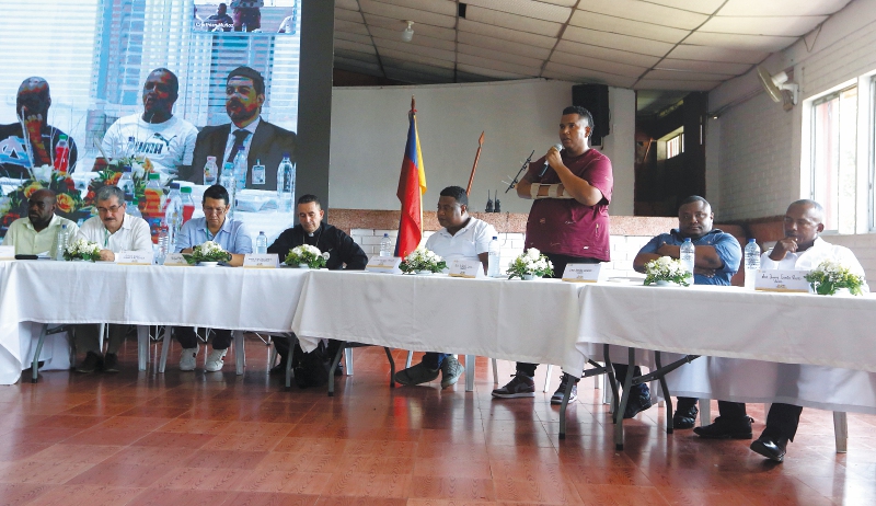 La instalación de la mesa de conversación socio jurídica en Buenaventura se realizó el pasado 18 de julio e incluye a las bandas conocidas como Shottas y Espartanos. EFE/ Ernesto Guzmán
