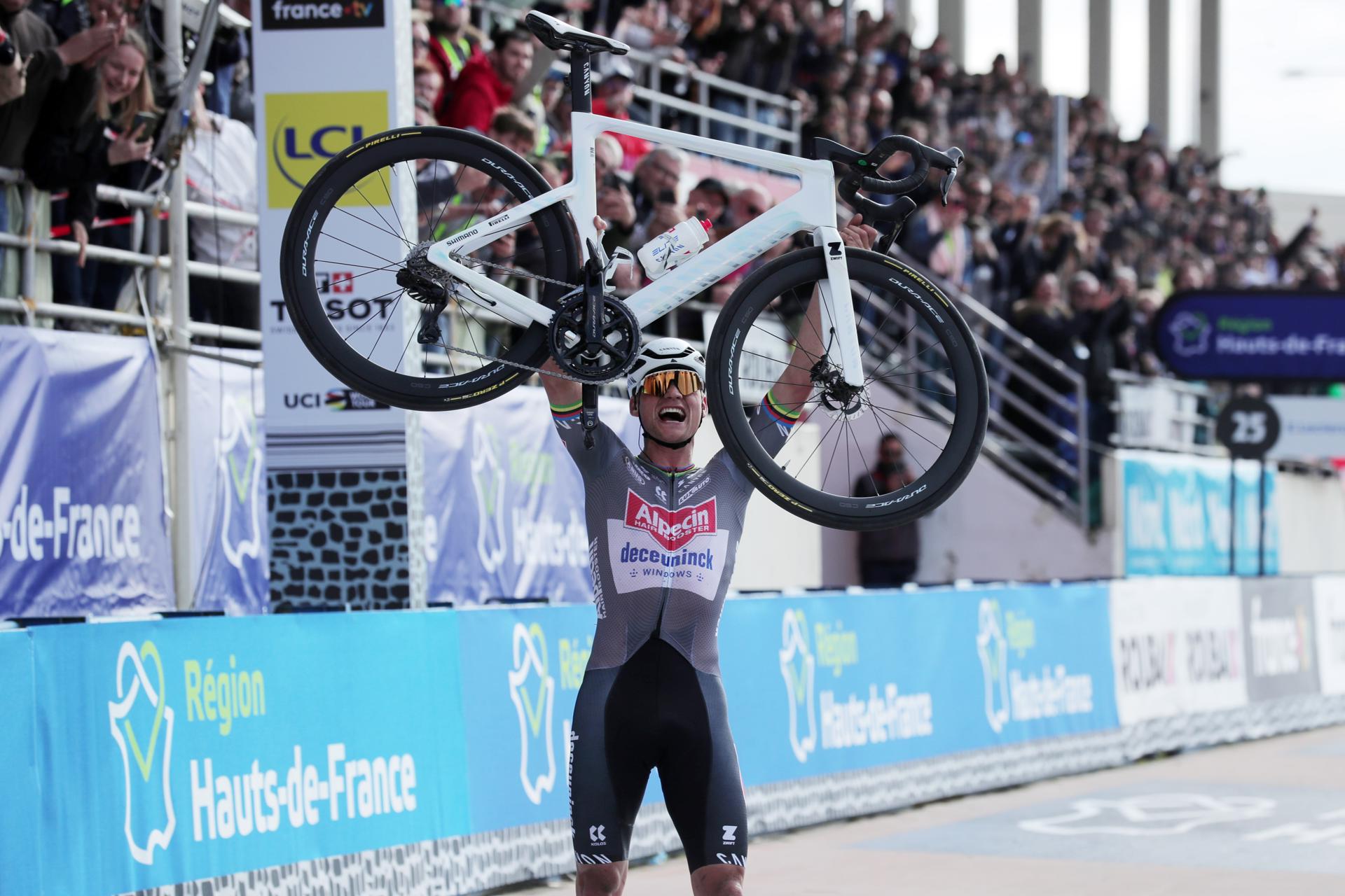 Pogacar pagó caro sus errores en la París-Roubaix: Van der Poel, campeón