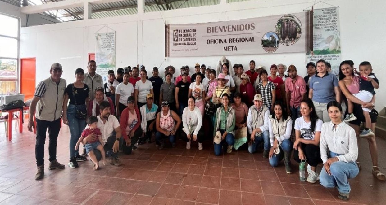 Jornada de firma de 58 acuerdos. Sistemas Sostenibles de Conservación Cacao PNN Tinigua.