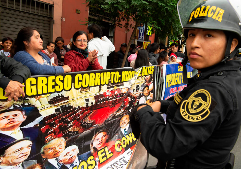 ¿Se puede disolver el Congreso de Perú? Claves de la crisis política