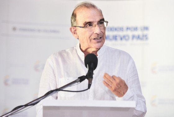 Sigue en discusión un eventual cese bilateral al fuego: De la Calle