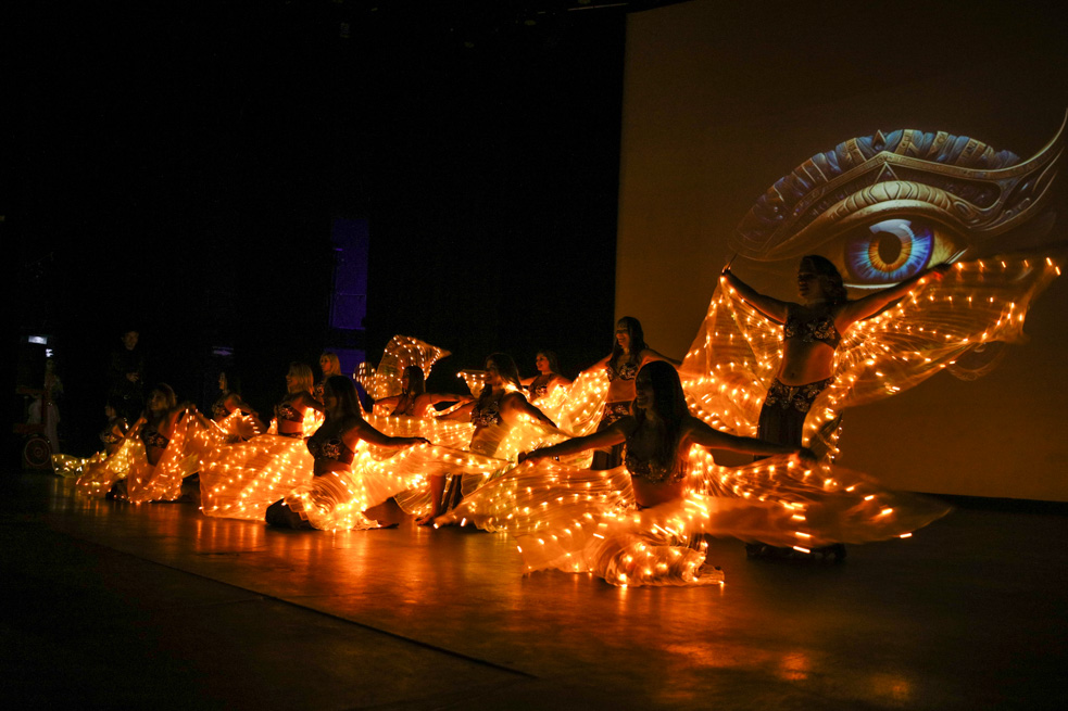 Antonina presento Magia Oriental, 29avo Festival de Danza Oriental en Colombia con 300 bailarinas en escena