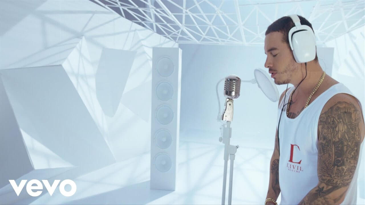 Ay vamos, canción interpretada en 2014 por el cantante colombiano de reguetón José Álvaro Osorio Balvin.