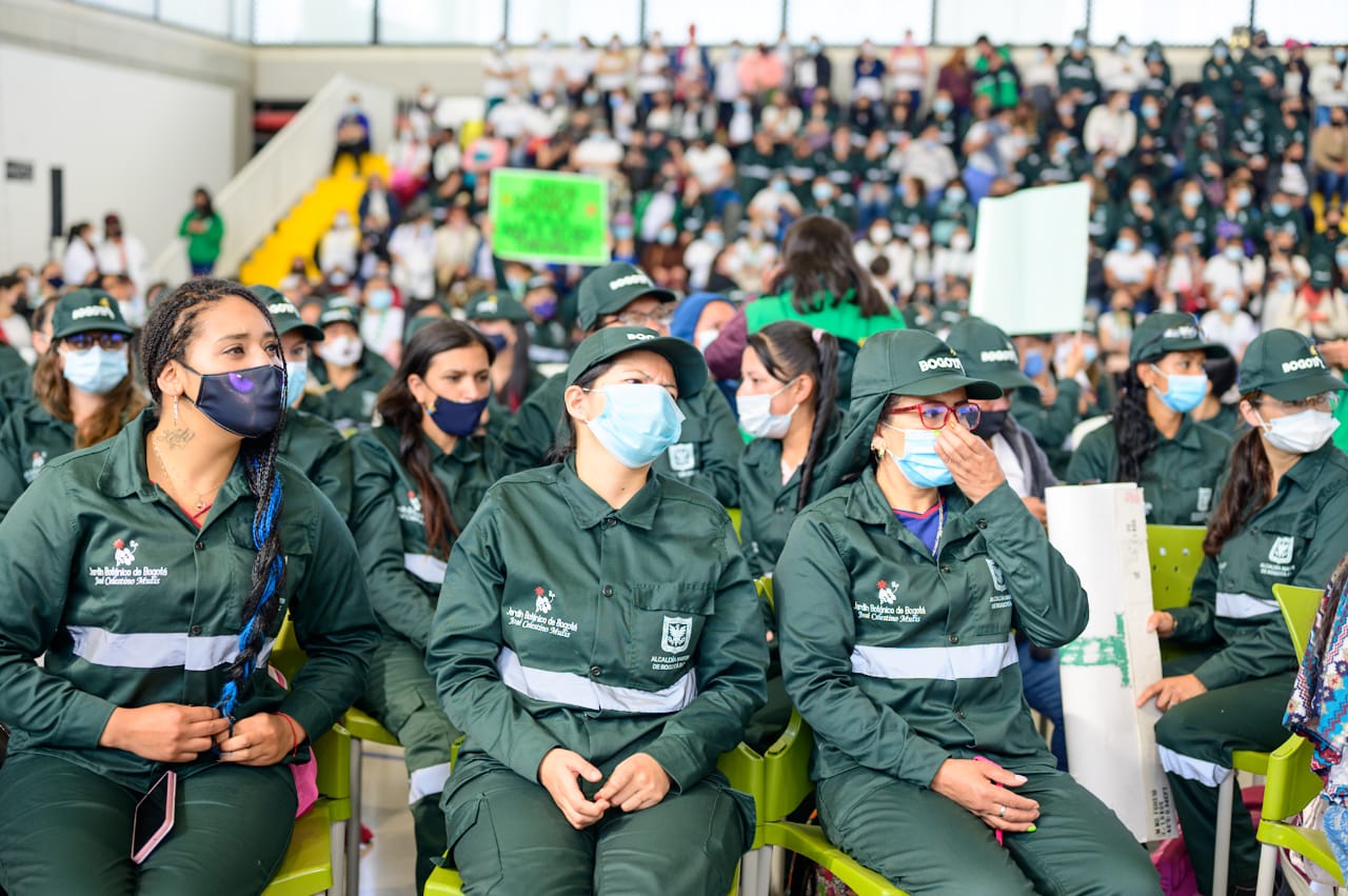 Dos meses del programa que enseña a sembrar árboles a mujeres en Bogotá