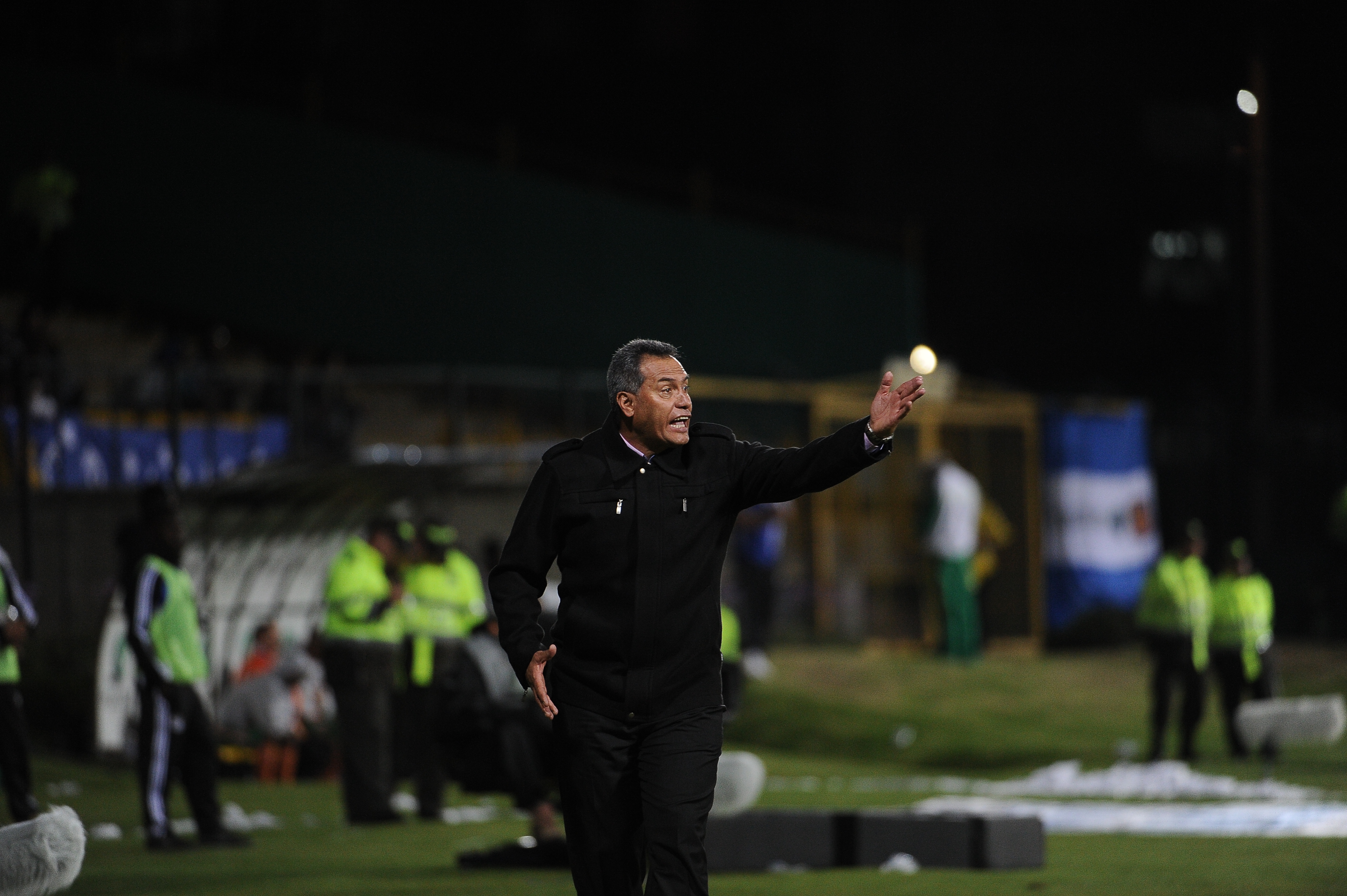 Exfutbolista y director técnico de Millonarios en el partido ante Envigado por la fecha diecisiete de la Liga Postobón II-2012.