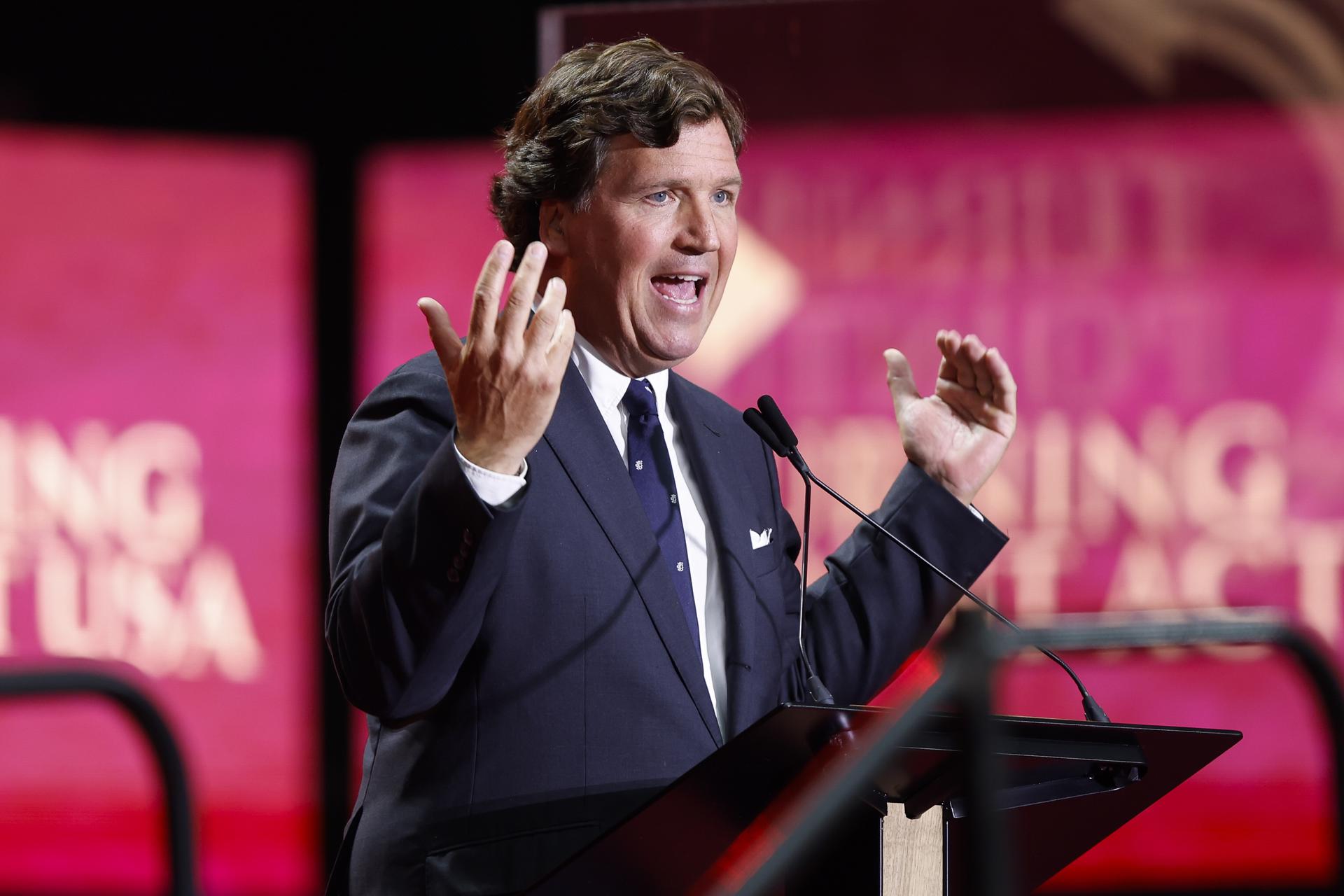 Quién es Tucker Carlson, el periodista que dice que EE. UU. declarará guerra a Venezuela