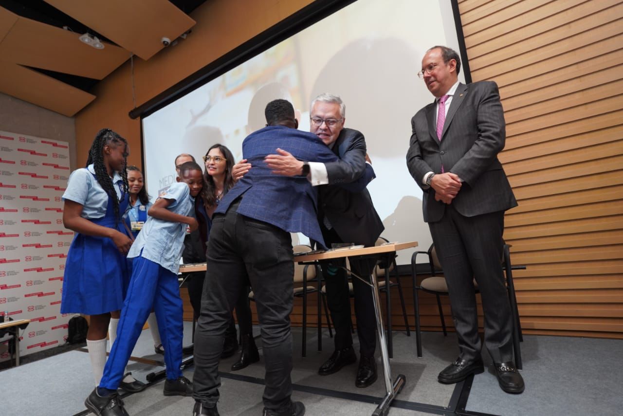 Mediante la mediación escolar, jóvenes en colegios impulsan la construcción de paz