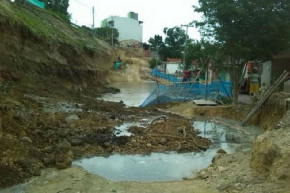 Deslizamiento de tierra provocó suspensión de obras de la doble calzada de occidente