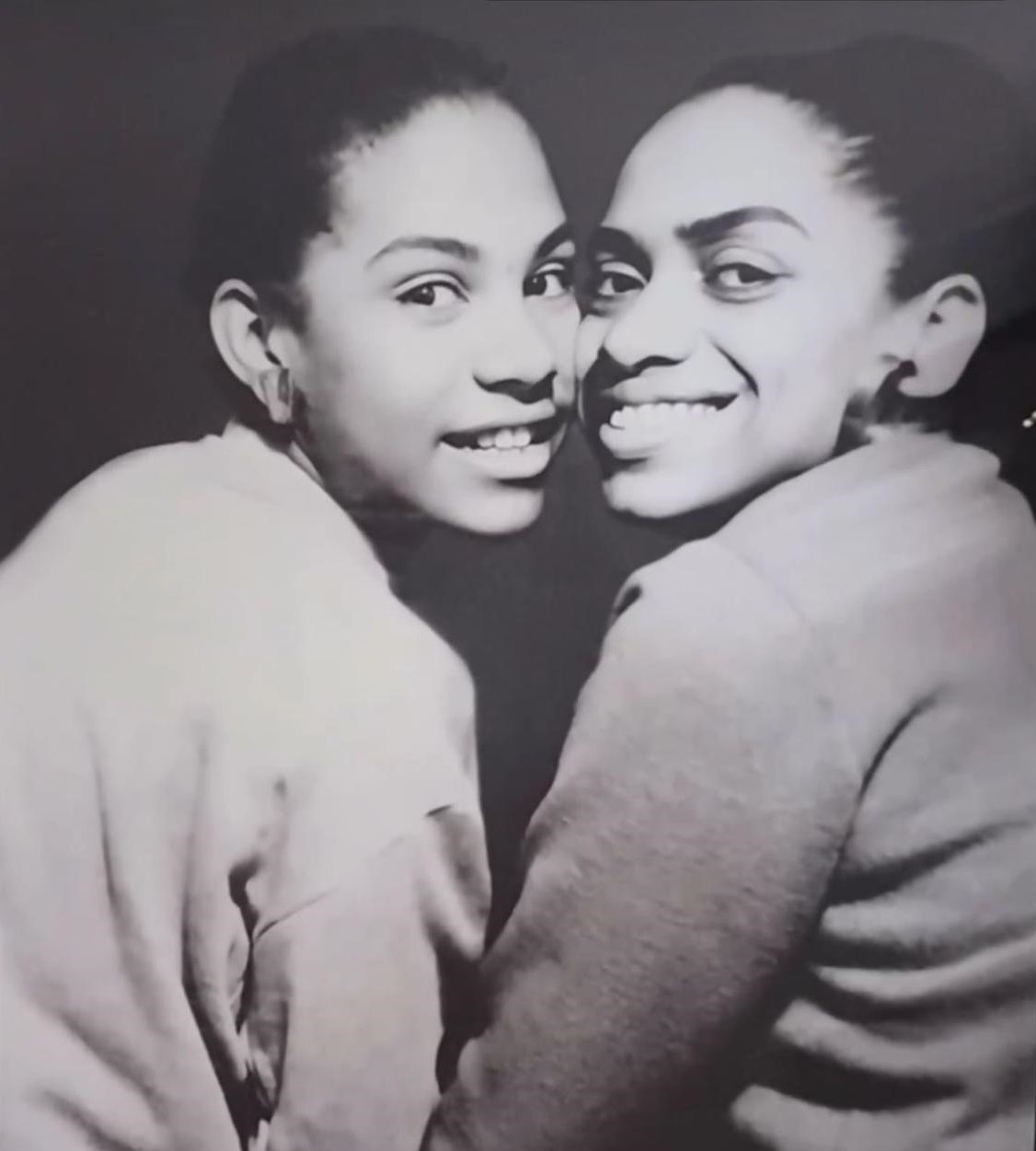 Edelmira Massa (izq.) y su madre, la coreógrafa Delia Zapata.