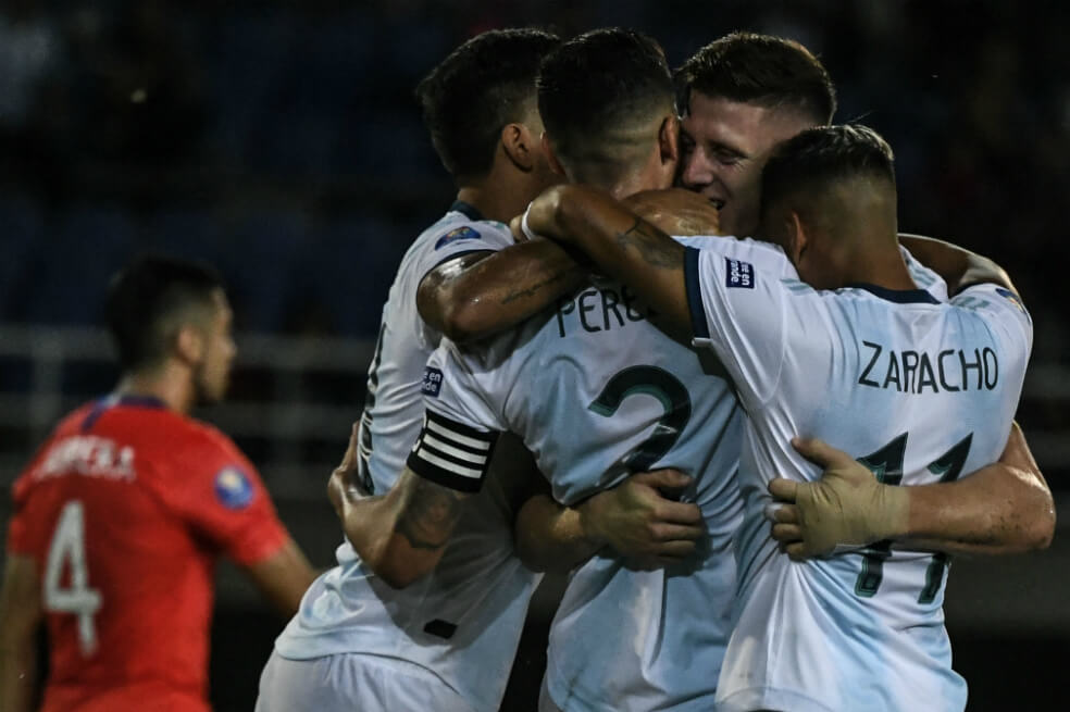 Argentina venció a Chile y le dio un respiro a Colombia en el Preolímpico de fútbol