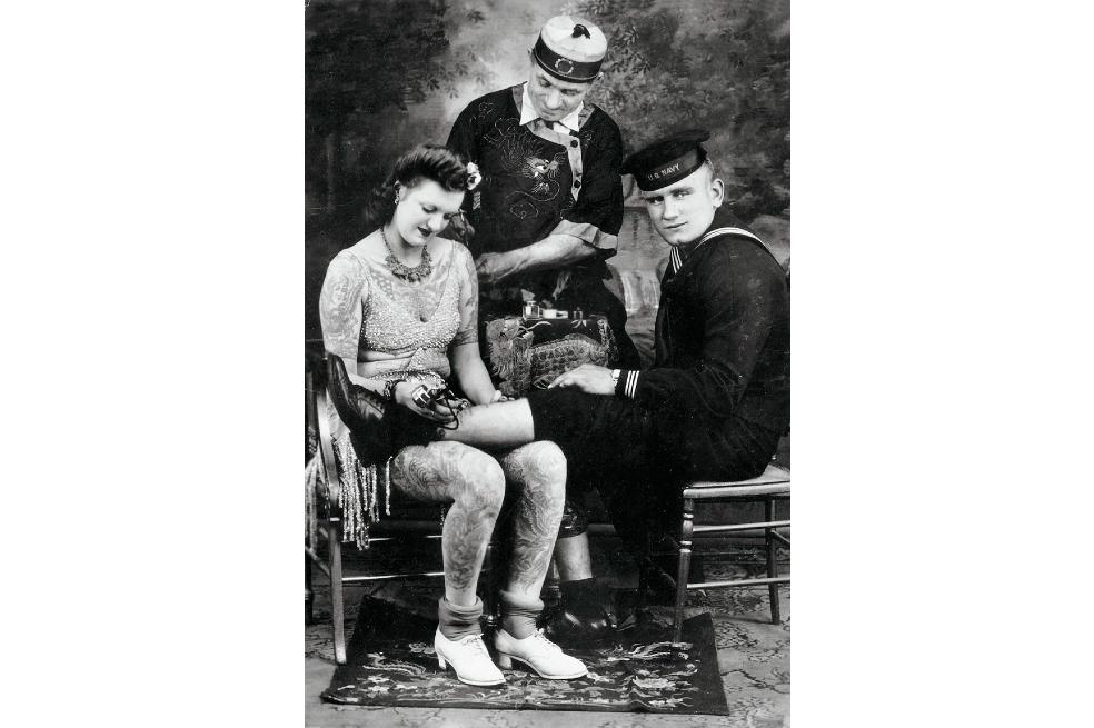Oda a los tatuajes, parte del “instinto artístico más antiguo del ser humano”