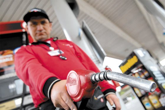Tumban facultad a Minminas de fijar precio de combustibles