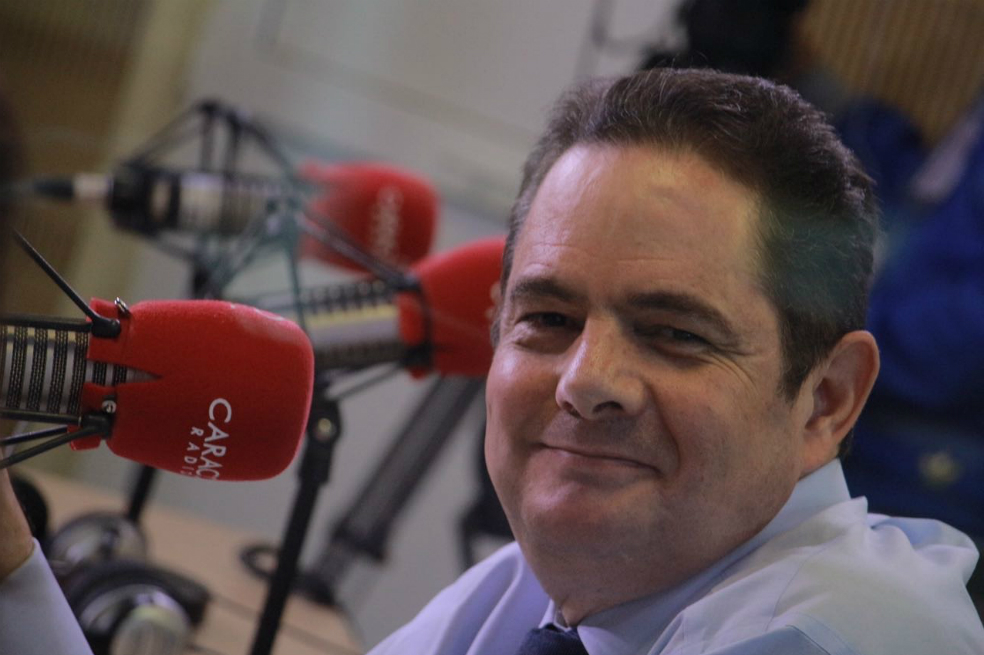 «Lo que está en juego en estas elecciones es la posible tercera elección de Uribe»: Vargas Lleras