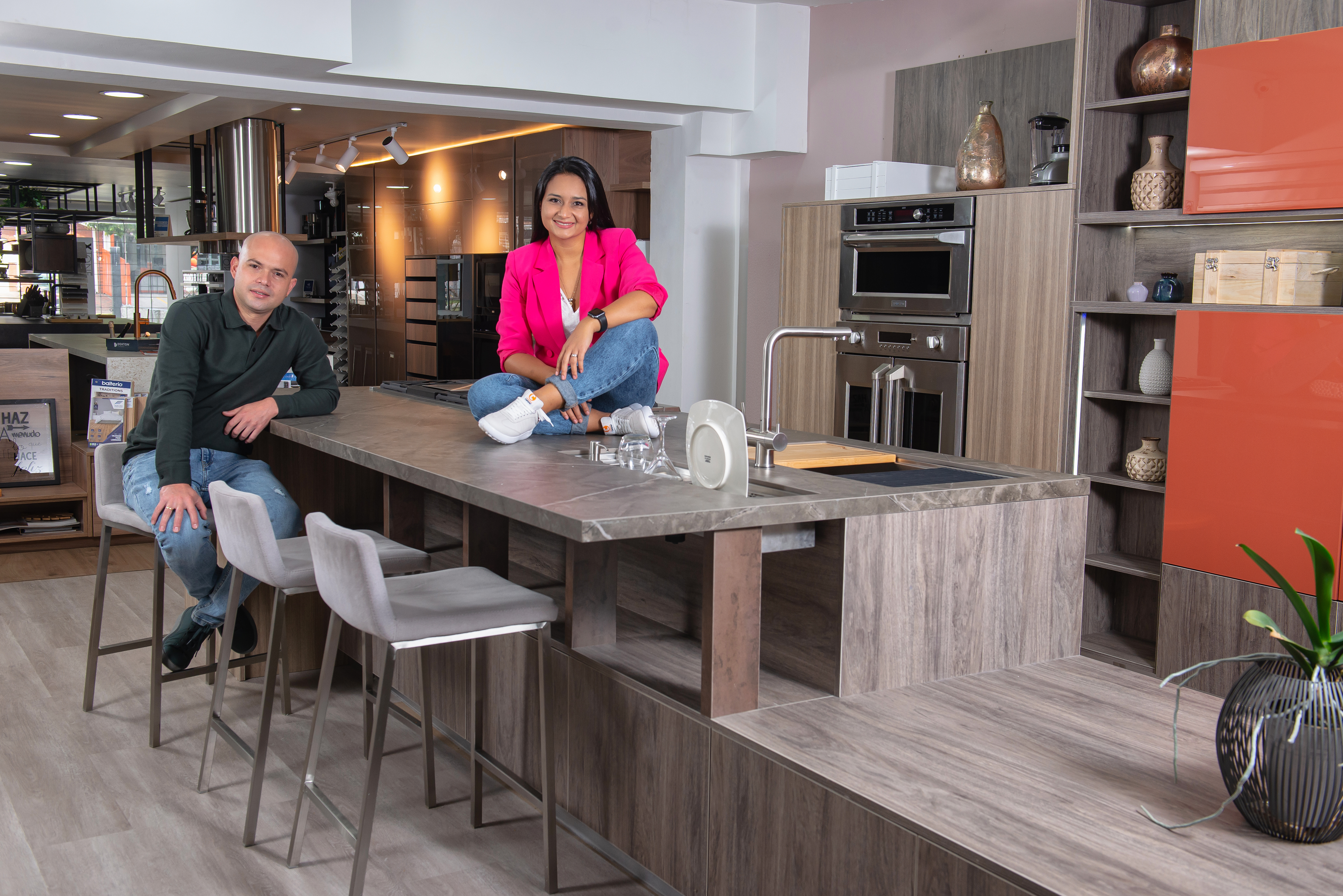 Son ‘Fanáticos por las cocinas’ y convirtieron la idea un emprendimiento