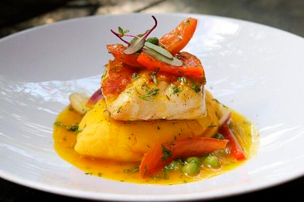 Recetas Cromos: ¿cómo hacer corvina de mar a la chorrillana y puré de papa criolla?