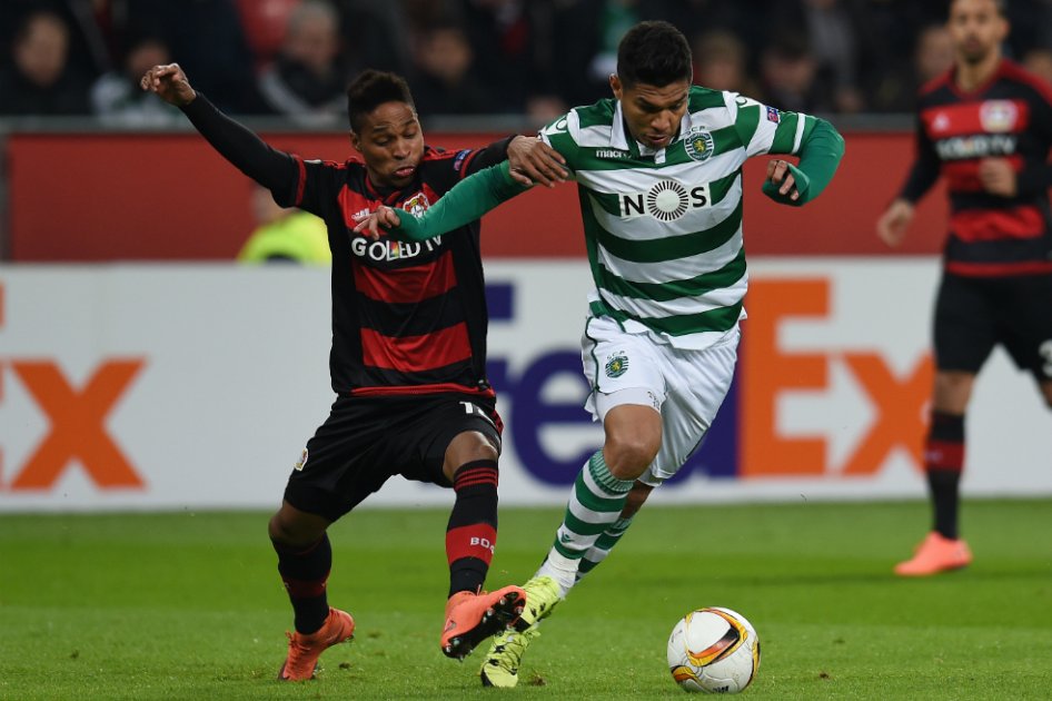 Teófilo fue titular en eliminación del Sporting de la Europa League