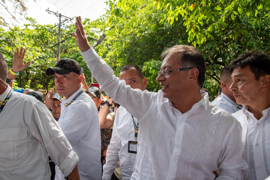 Presidente Petro: de la “paz total” a la “paz sin apellidos”